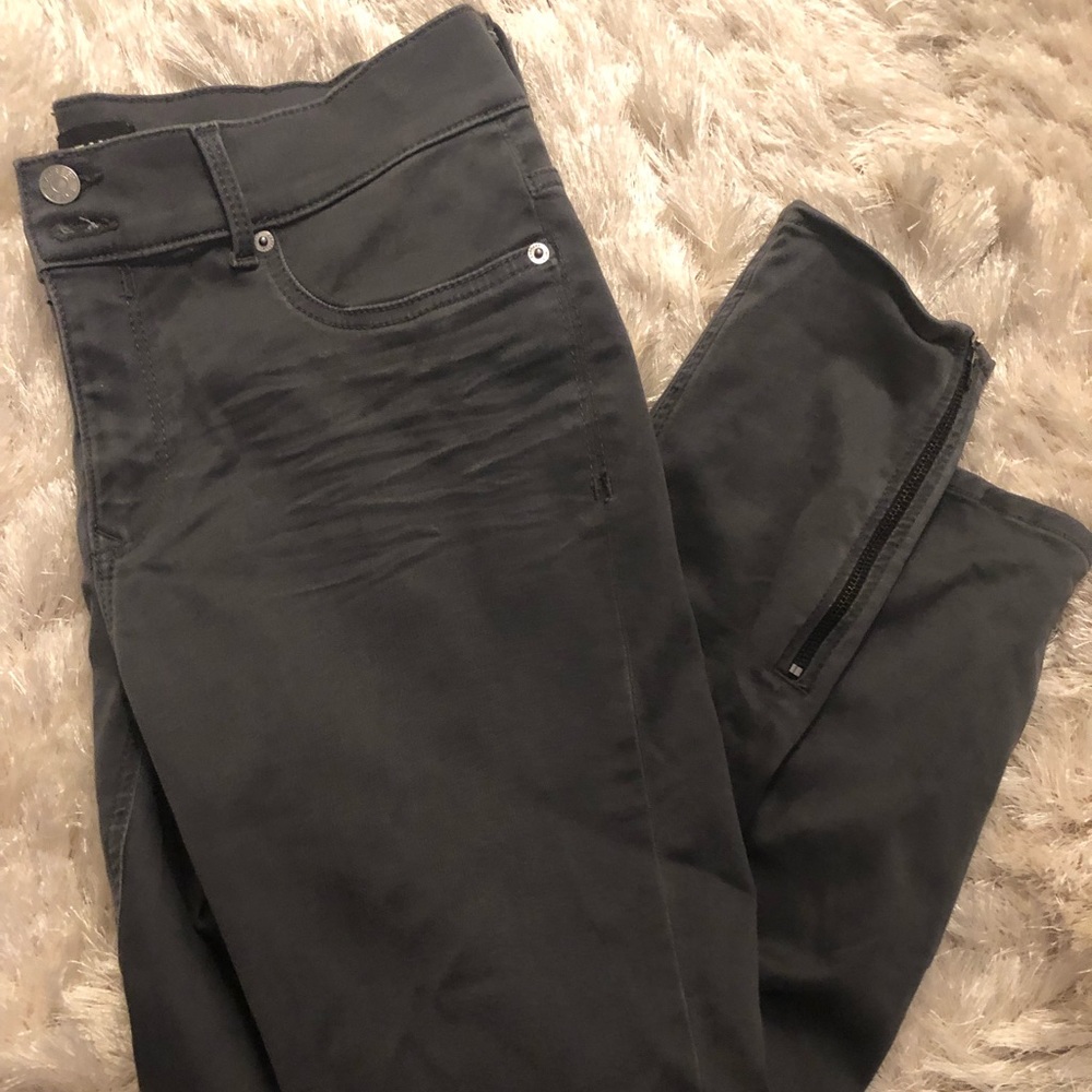Grey Jeggings with zipper details